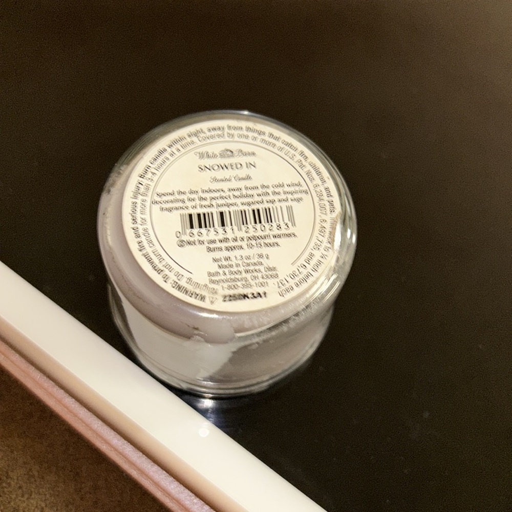 NWT White Barn tiny candle in scent Snowed In - Picture 3 of 4